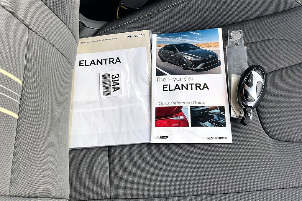 Certified 2025 Hyundai Elantra Sport image 11