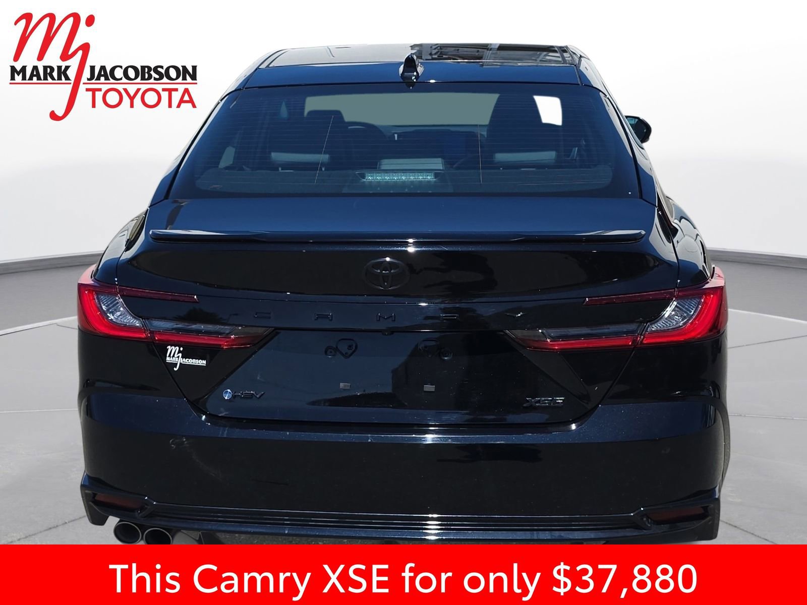 Used 2025 Toyota Camry XSE FWD image 11