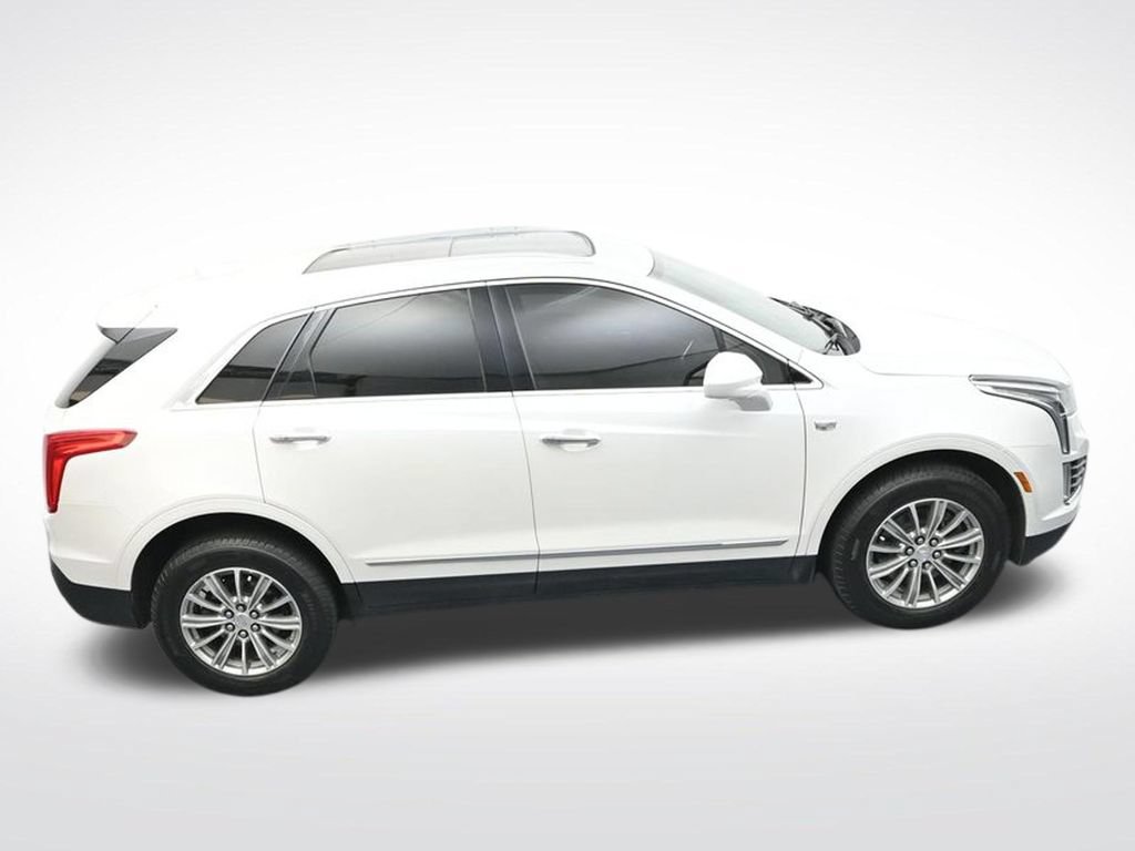Used 2017 Cadillac XT5 Luxury w/ Driver Awareness Package FWD image 32