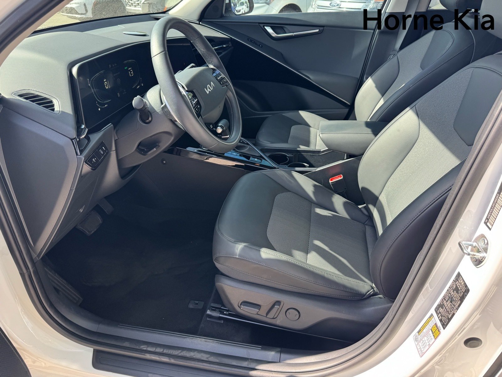 Certified 2024 Kia Niro EX FWD image 10