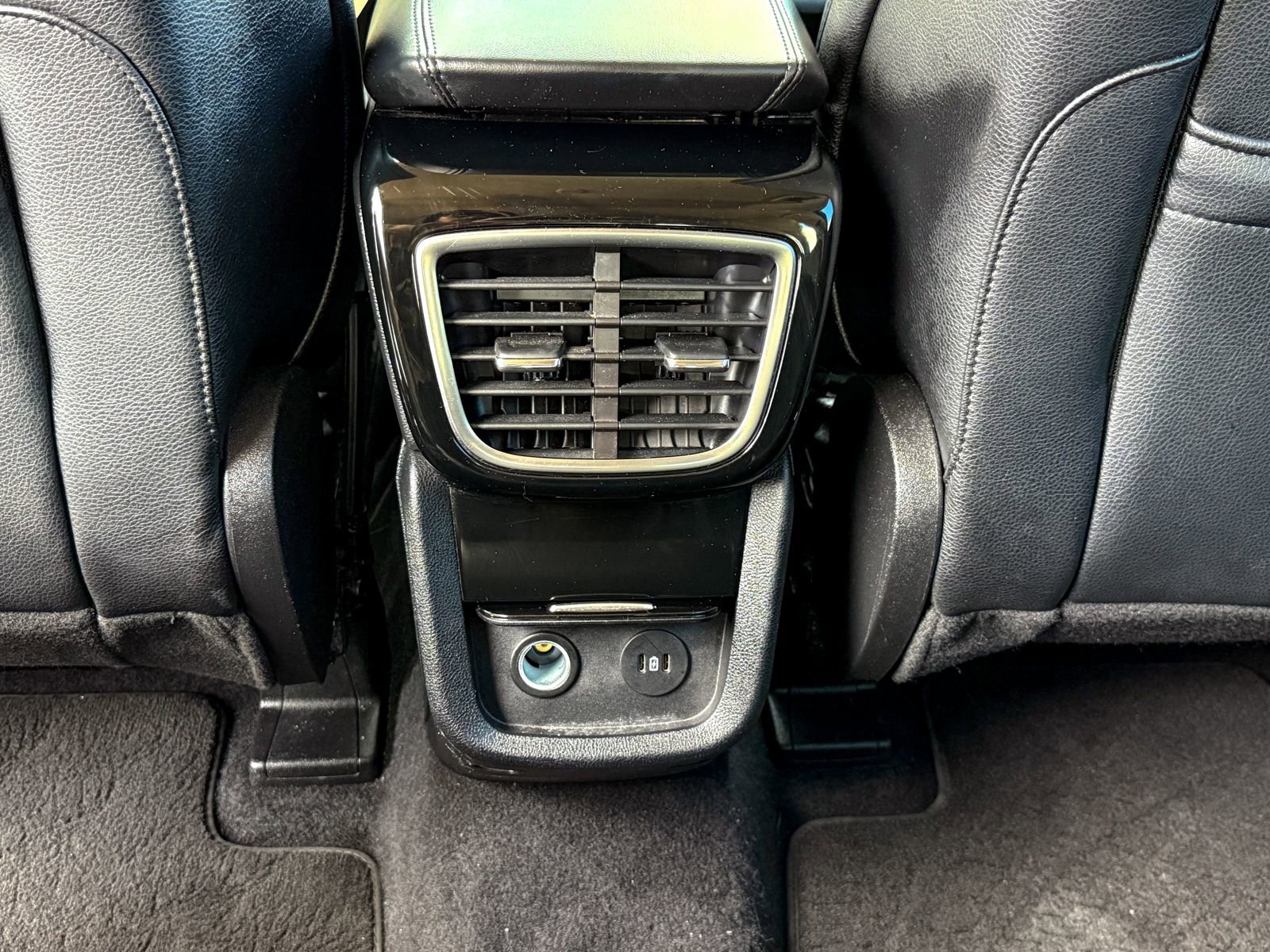 Used 2023 Lincoln Nautilus AWD w/ Premium Package image 21