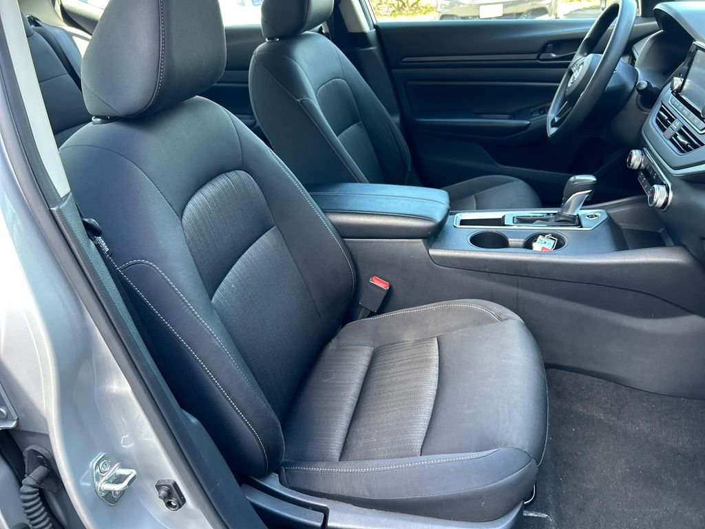 Used 2024 Nissan Altima 2.5 S FWD image 30