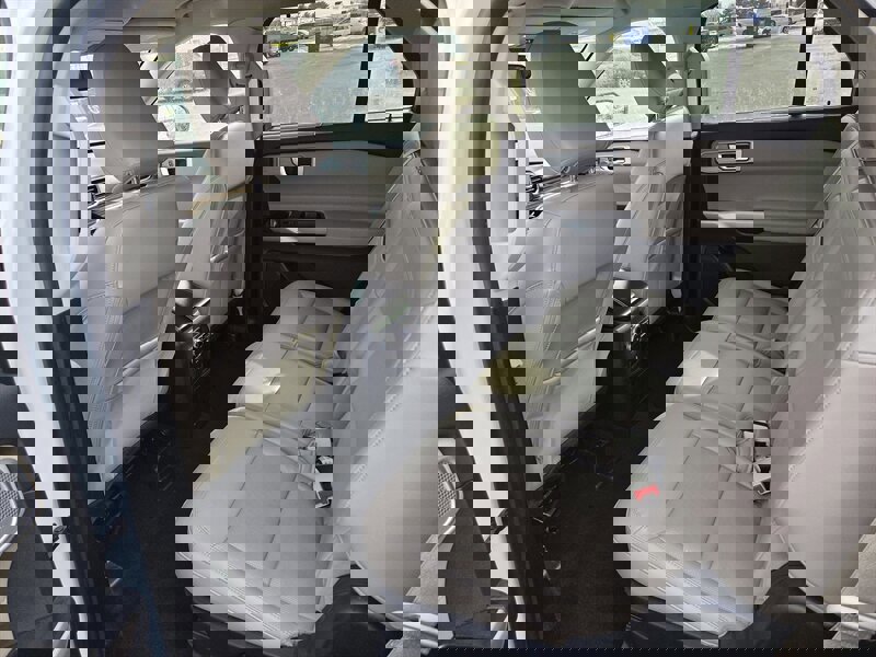 Used 2023 Ford Explorer Limited image 11