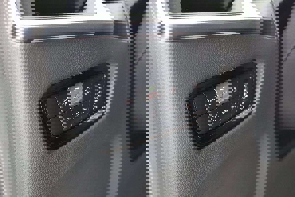 Used 2024 BMW M2 w/ Lighting Package image 23