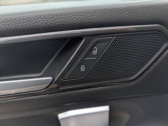 Used 2023 Volkswagen Tiguan SE w/ Panoramic Sunroof Package AWD/4WD image 28