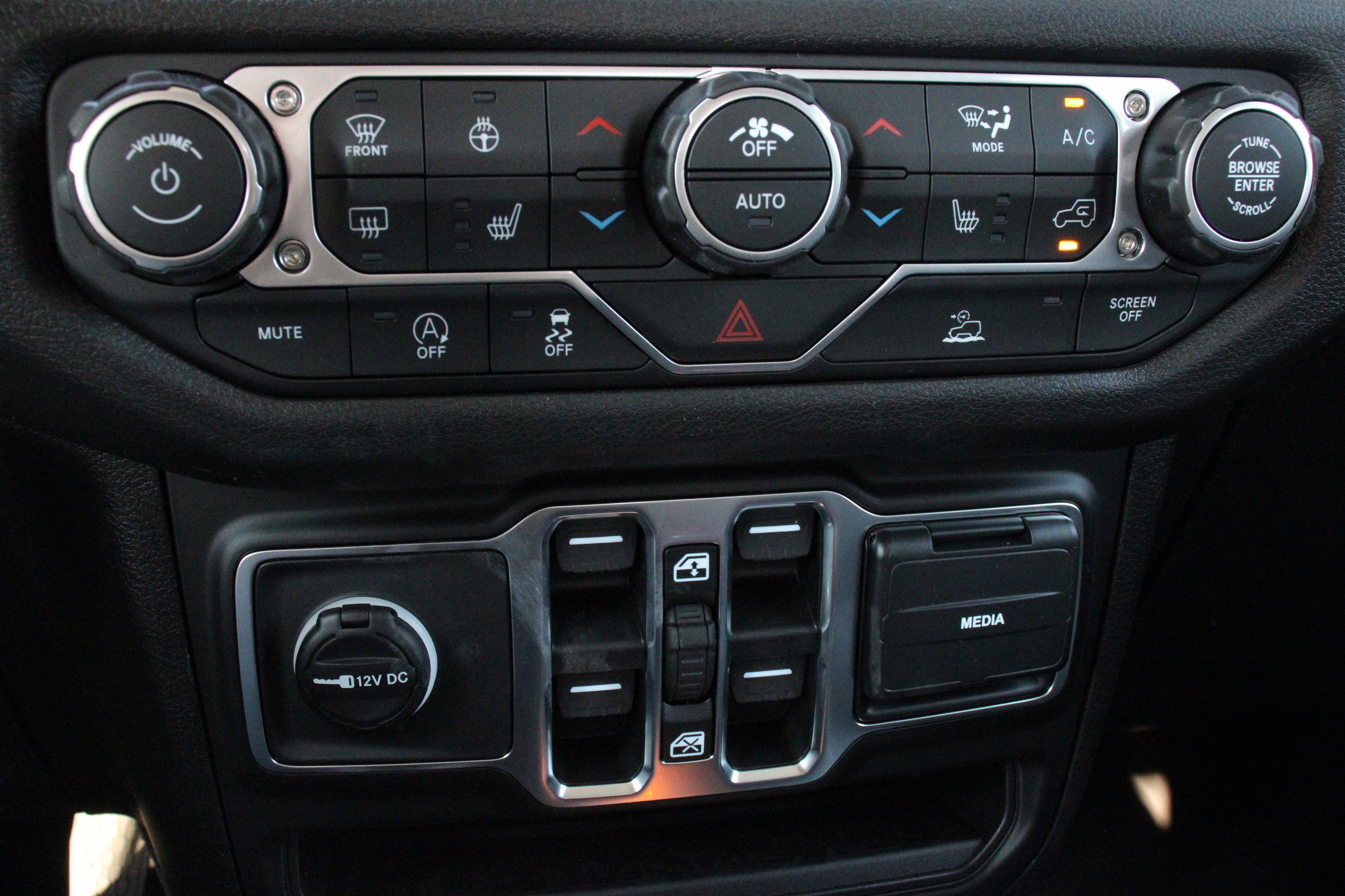 New 2026 Jeep Gladiator Sport image 19