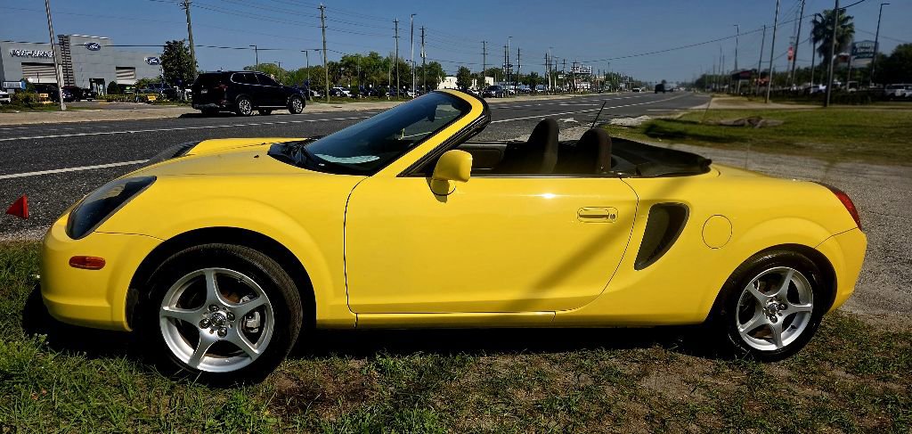 Used 2000 Toyota MR2 image 1
