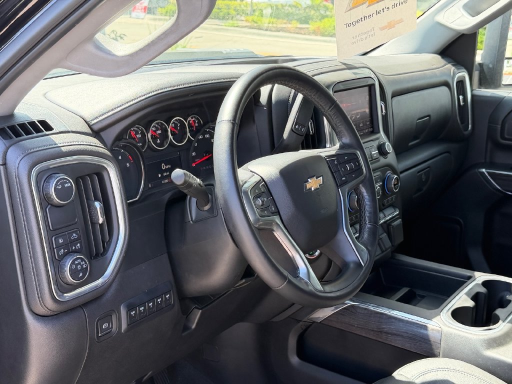 Used 2022 Chevrolet Silverado 2500 LTZ w/ LTZ Convenience Package RWD image 12