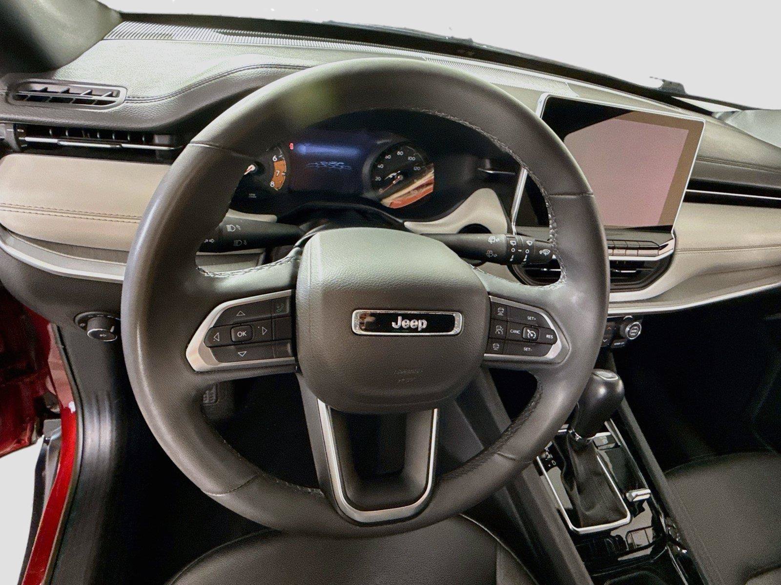 Used 2025 Jeep Compass Limited AWD/4WD image 5