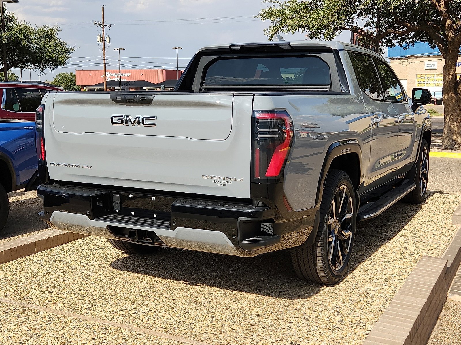 New 2025 GMC Sierra EV Denali image 4
