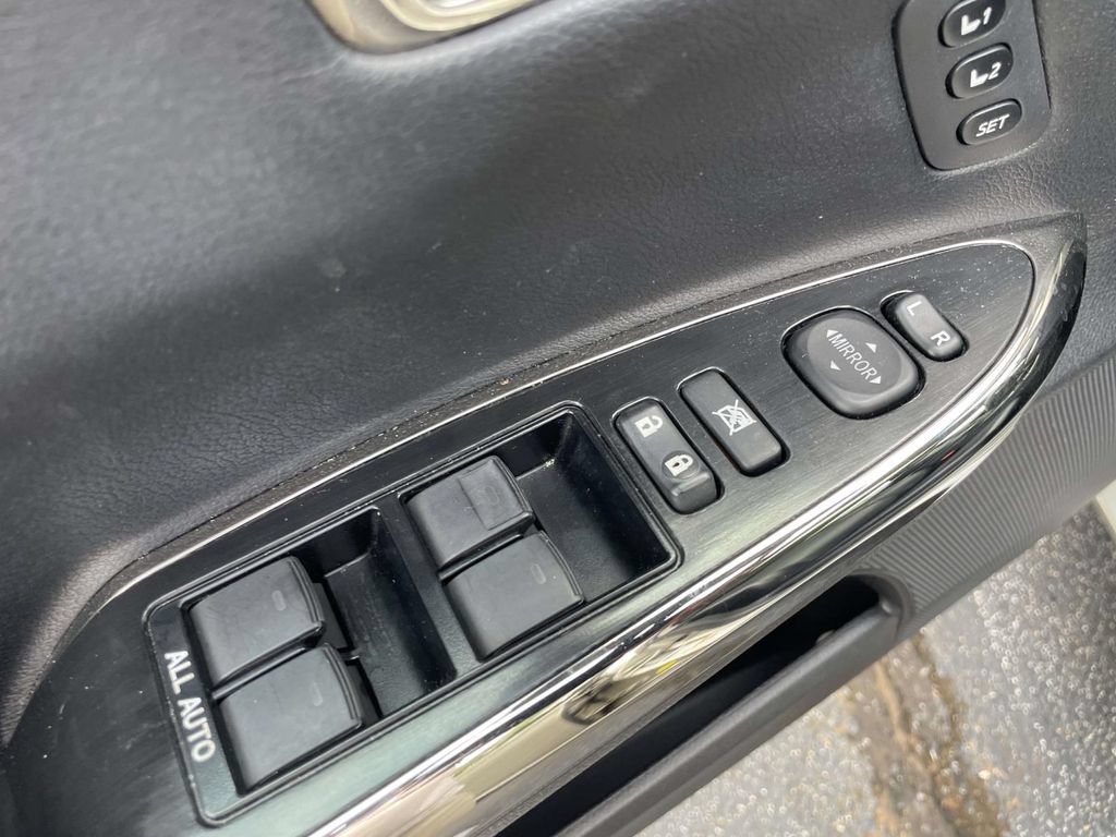 Used 2014 Toyota Avalon XLE Touring FWD image 12
