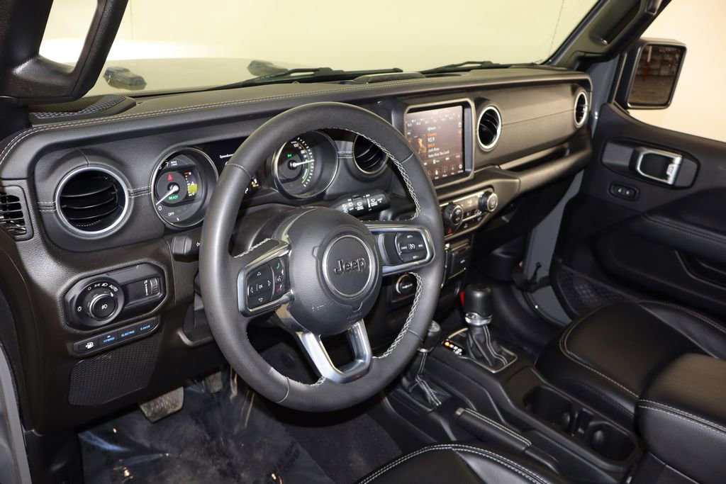Used 2023 Jeep Wrangler Unlimited Sahara w/ Cold Weather Group AWD/4WD image 24