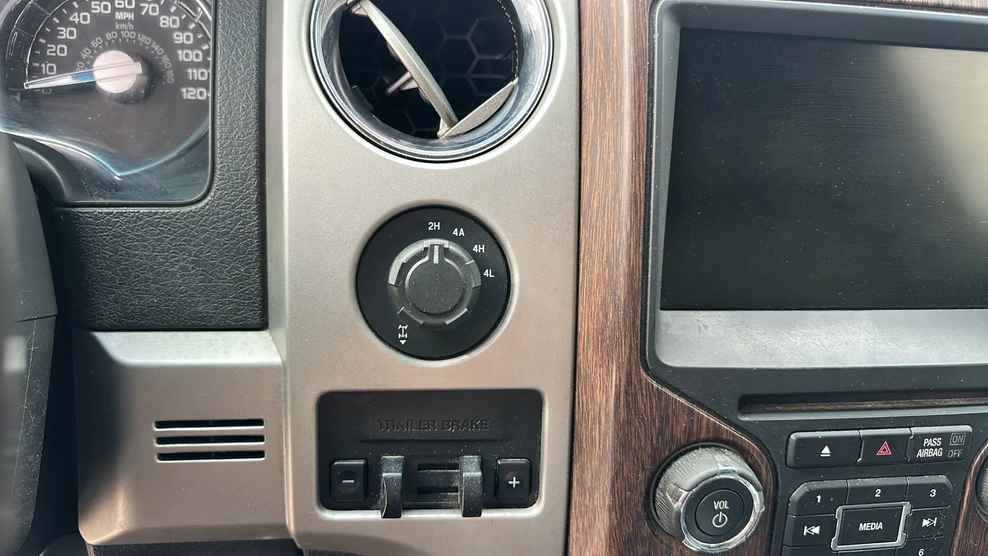 Used 2014 Ford F150 Lariat w/ Equipment Group 502A Luxury image 20