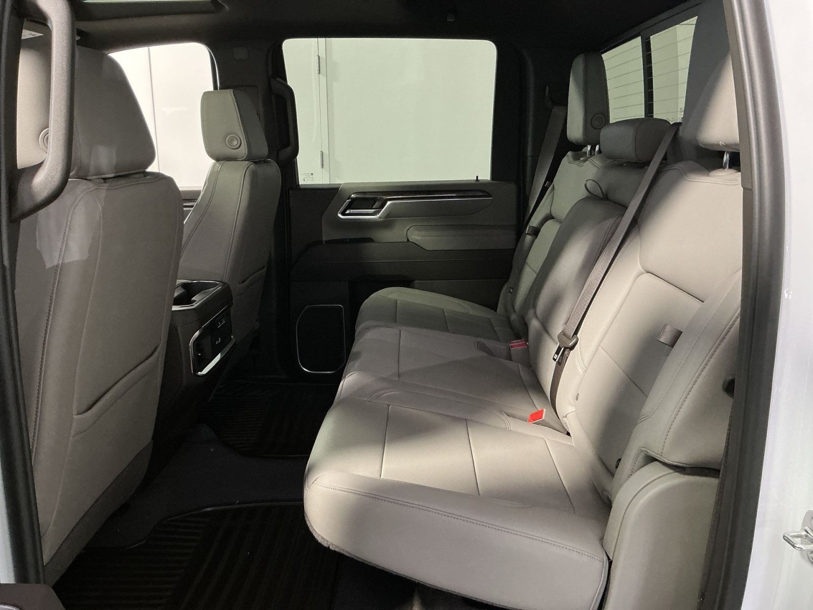 New 2026 Chevrolet Silverado 2500 LTZ w/ LTZ Convenience Package AWD/4WD image 24