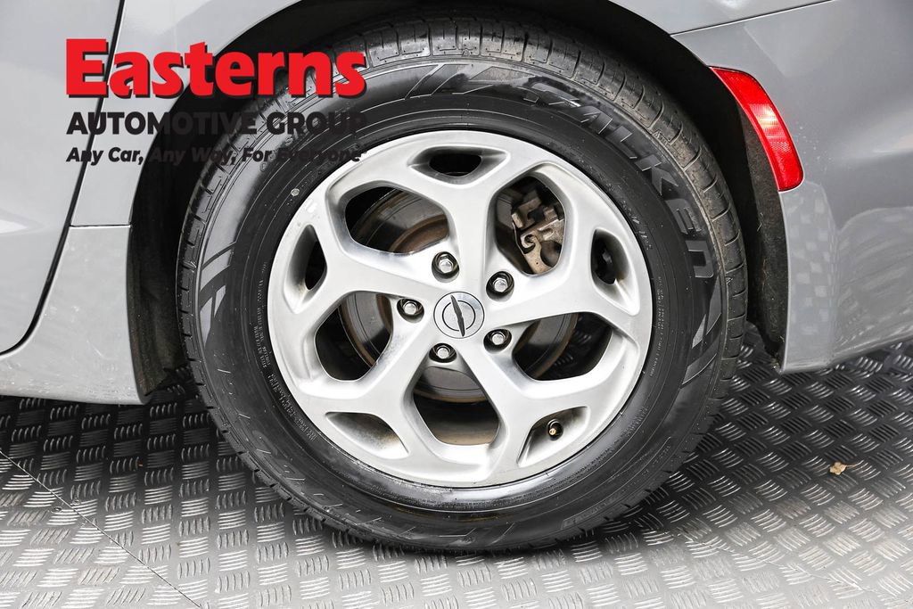 Used 2022 Chrysler Pacifica Limited FWD image 8