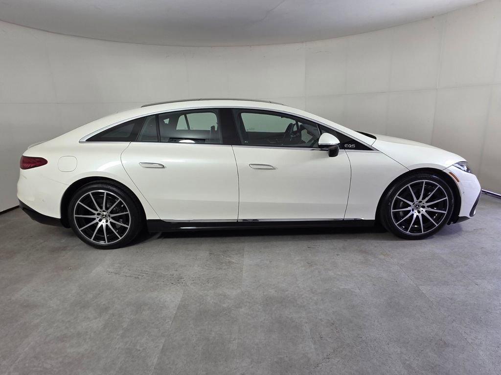Used 2023 Mercedes-Benz EQS 580 4MATIC Sedan image 3