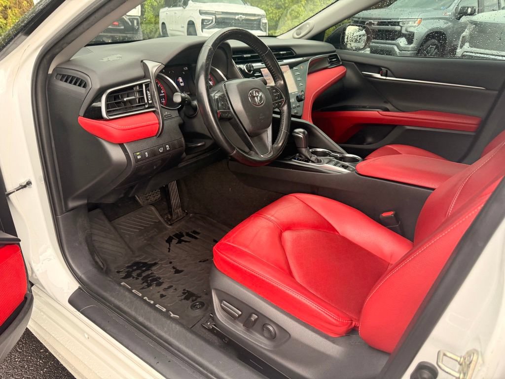 Used 2019 Toyota Camry XSE w/ Navigation Package FWD image 13