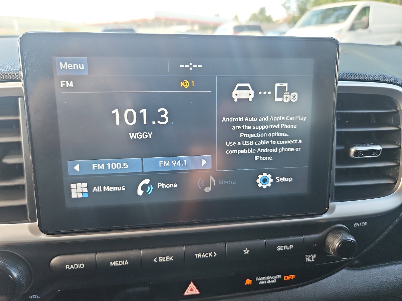 Used 2020 Hyundai Venue SEL image 28