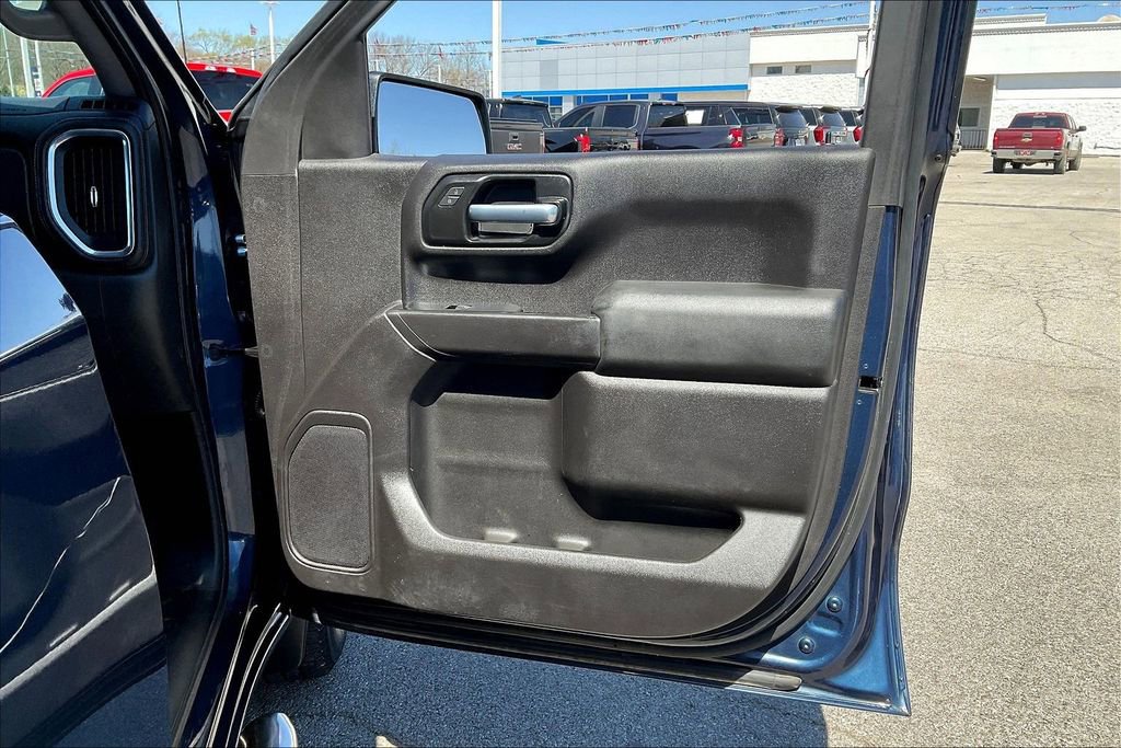 Used 2020 Chevrolet Silverado 1500 Custom w/ Custom Value Package image 19