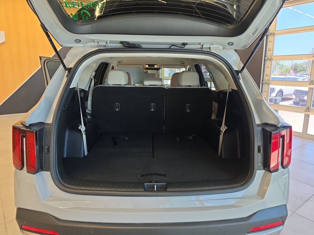 Certified 2025 Kia Sorento S FWD image 44