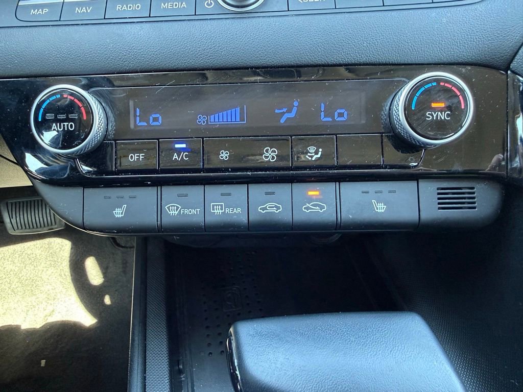 Used 2023 Hyundai Elantra SEL w/ Convenience Package FWD image 24