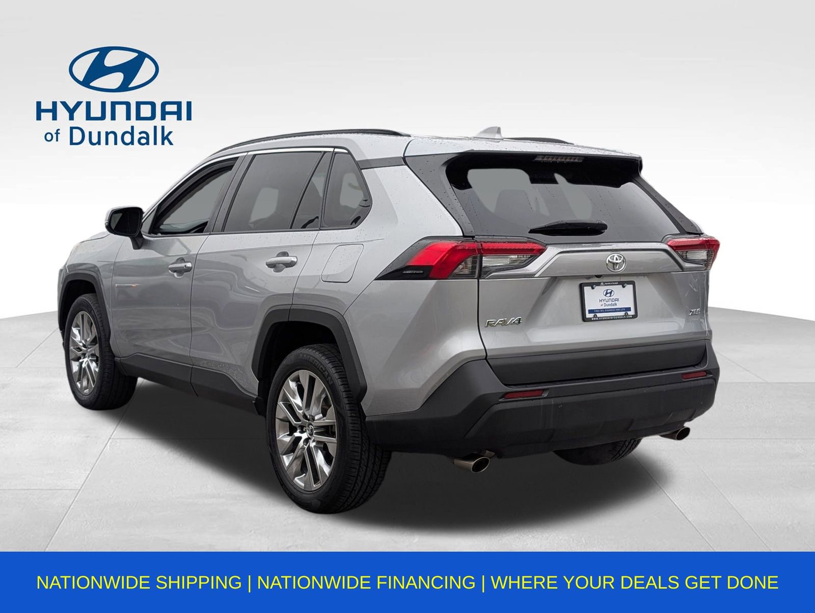 Used 2021 Toyota RAV4 XLE Premium image 12