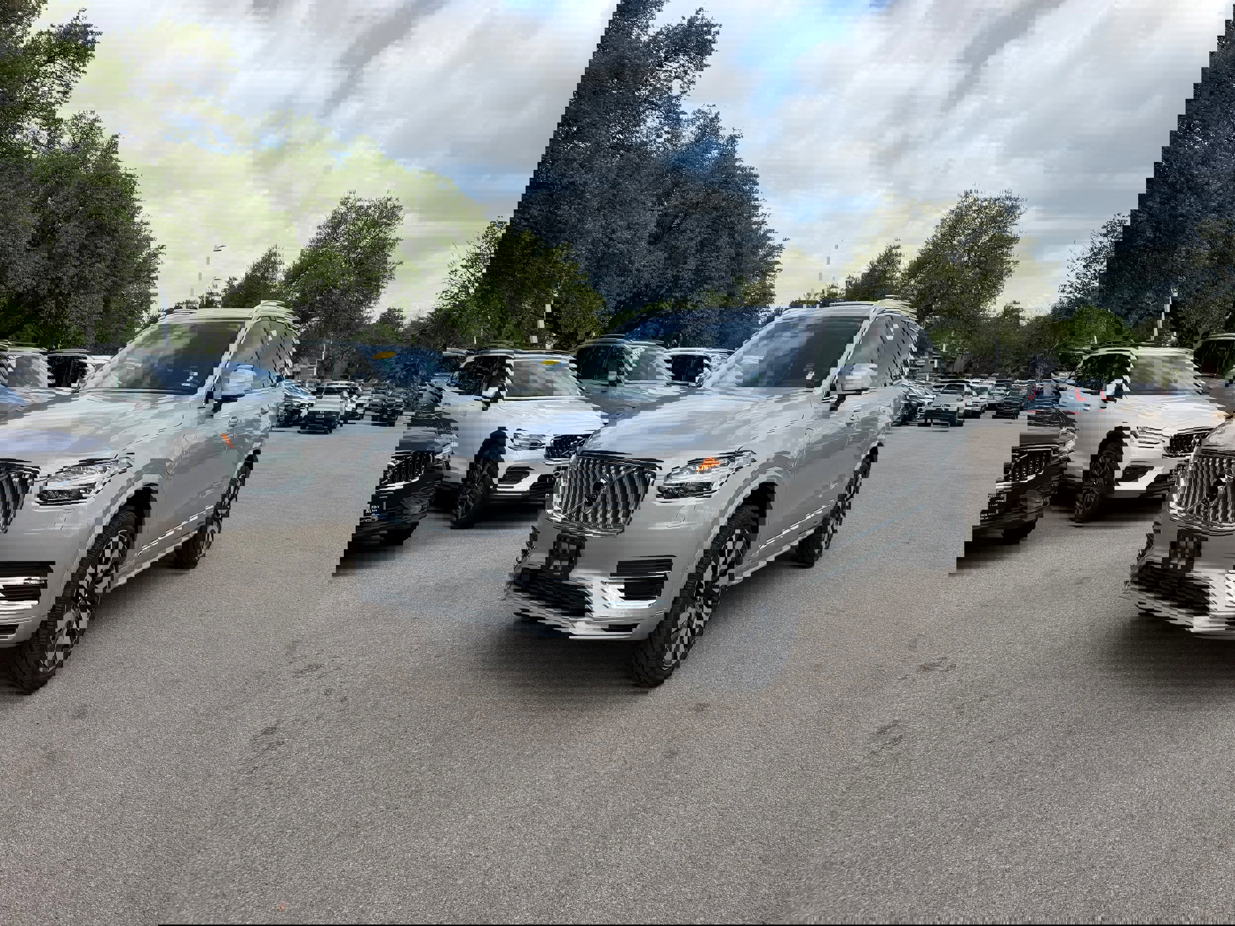 Certified 2024 Volvo XC90 T8 Plus w/ Protection Package Premier image 2