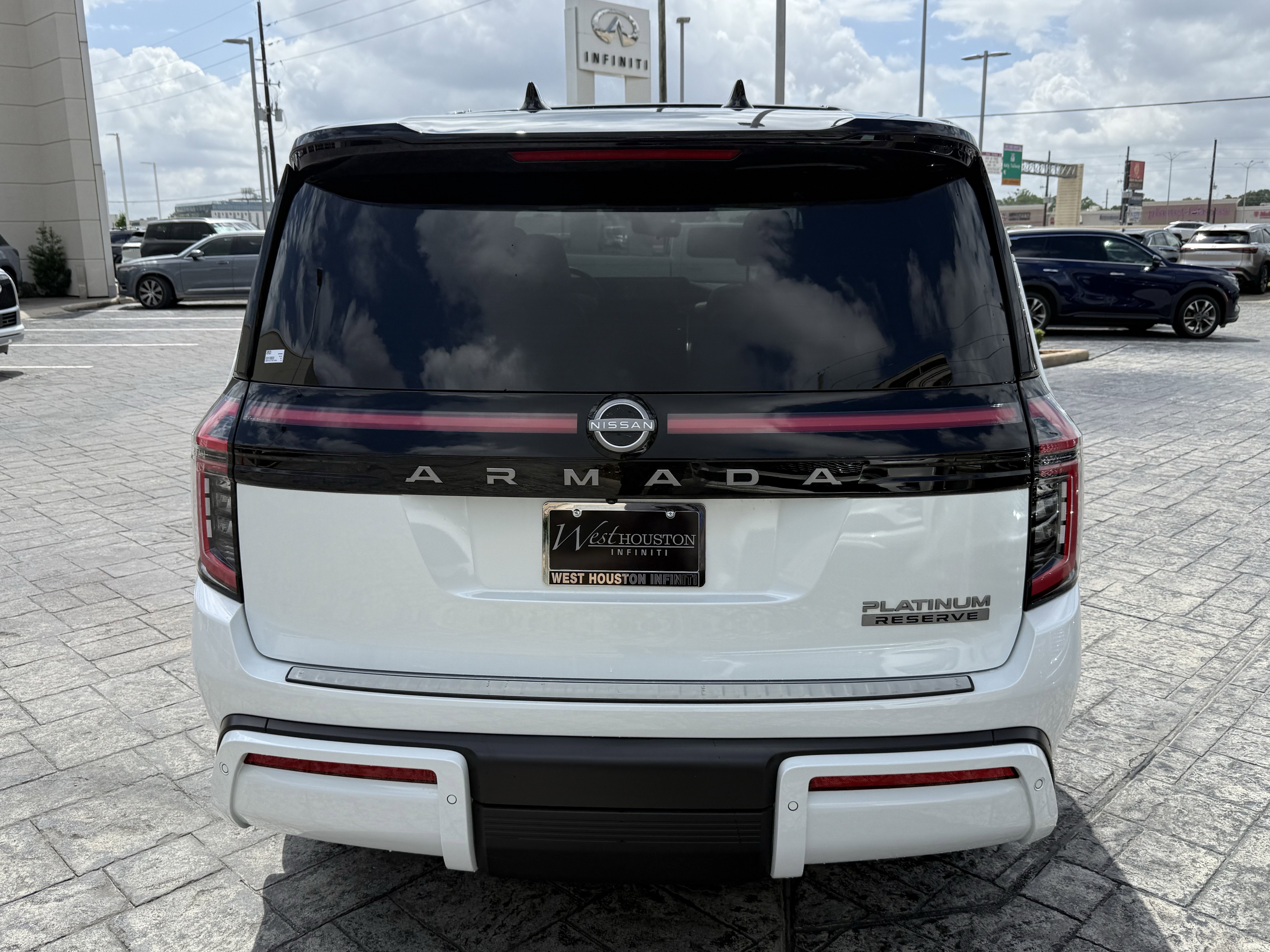 Used 2026 Nissan Armada Platinum Reserve AWD/4WD image 8