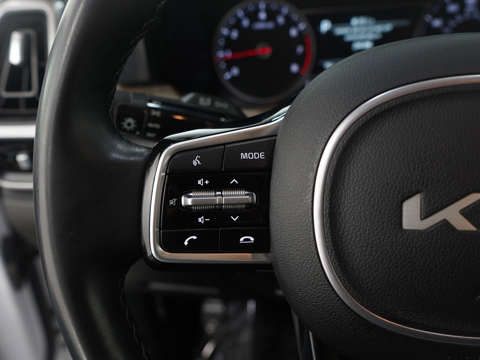 Used 2023 Kia Sorento S image 25