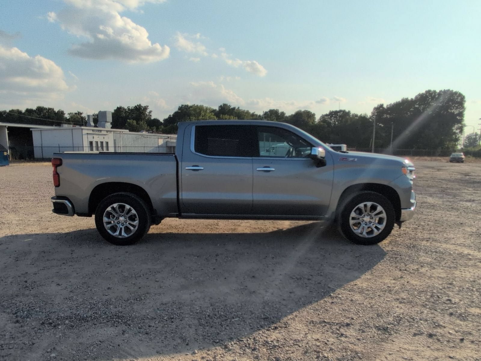 Used 2025 Chevrolet Silverado 1500 LTZ w/ Z71 Off-Road Package AWD/4WD image 7