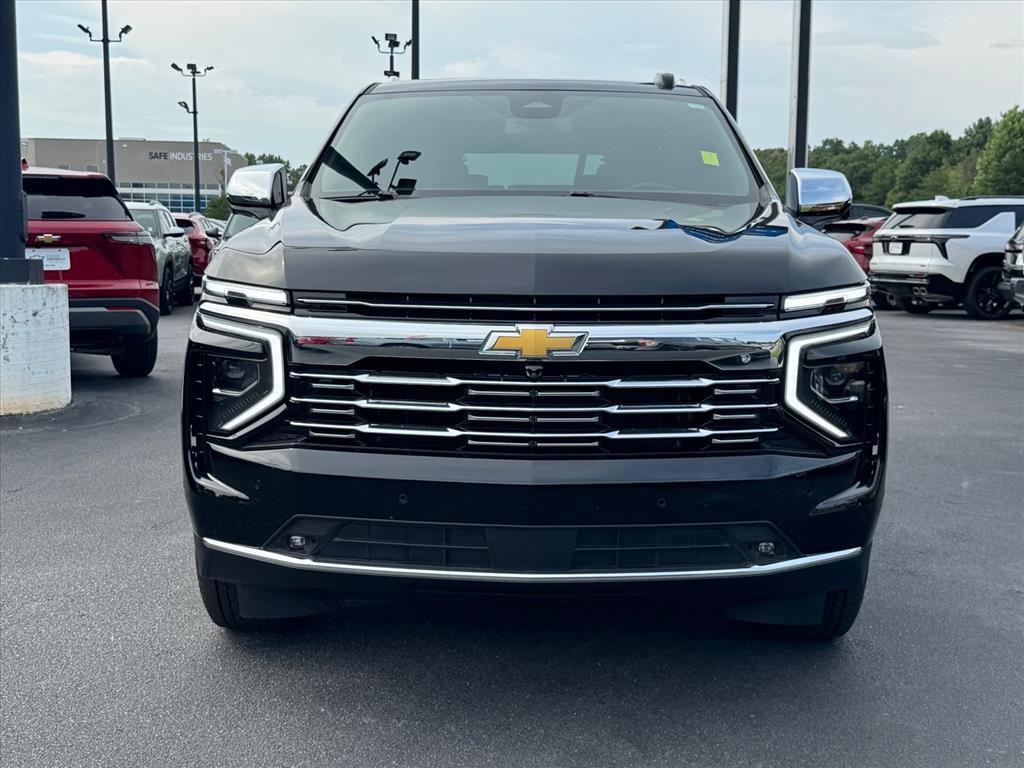 Used 2025 Chevrolet Suburban Premier AWD/4WD image 8