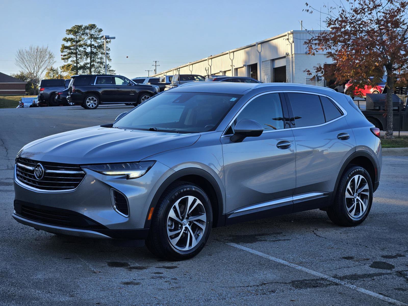 Used 2023 Buick Envision Essence image 3