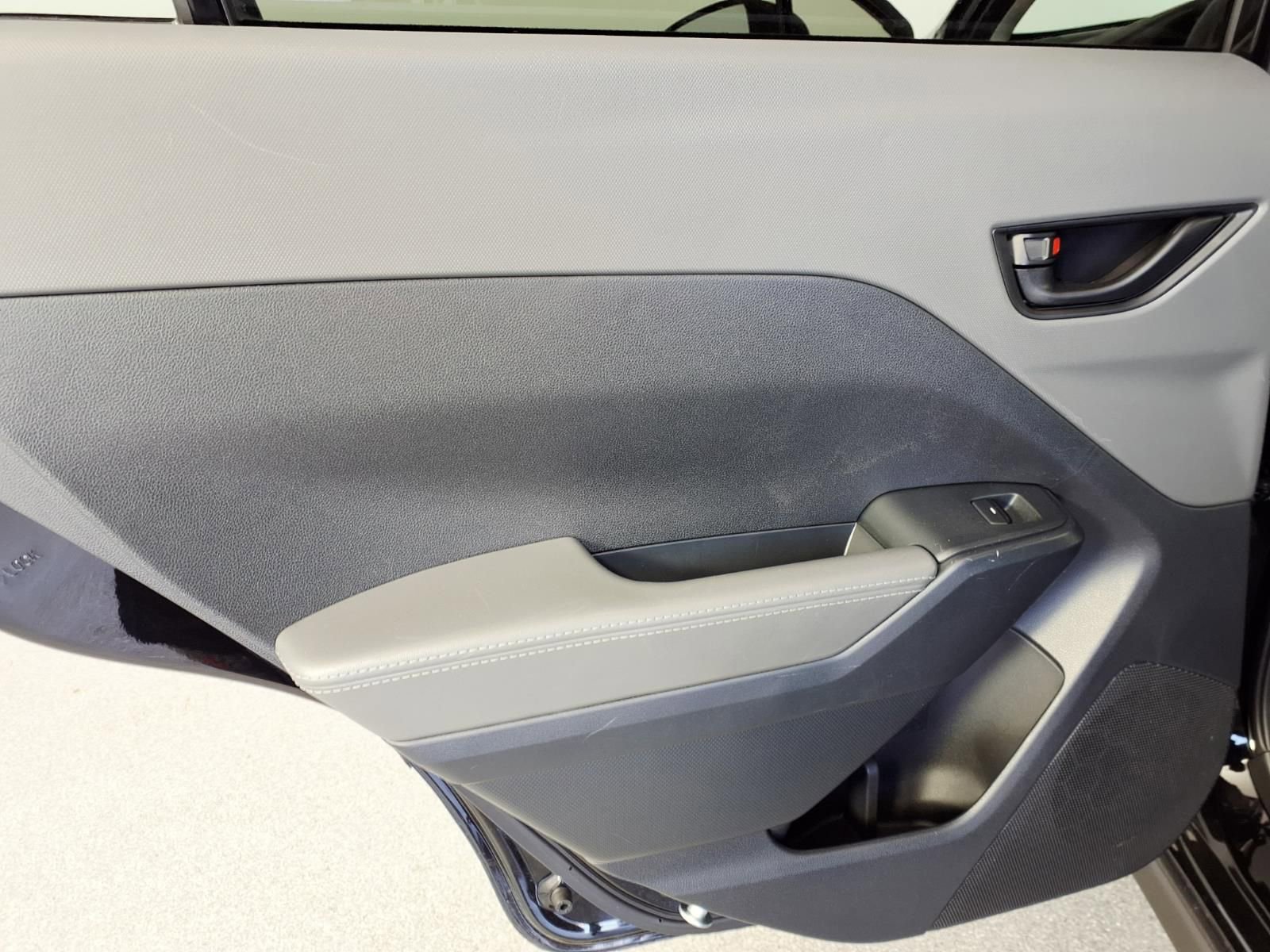 Used 2025 Subaru Crosstrek 2.0i Premium image 10