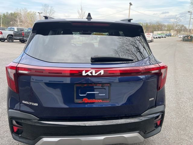 Used 2024 Kia Seltos SX w/ SX Sunroof Package AWD/4WD image 4