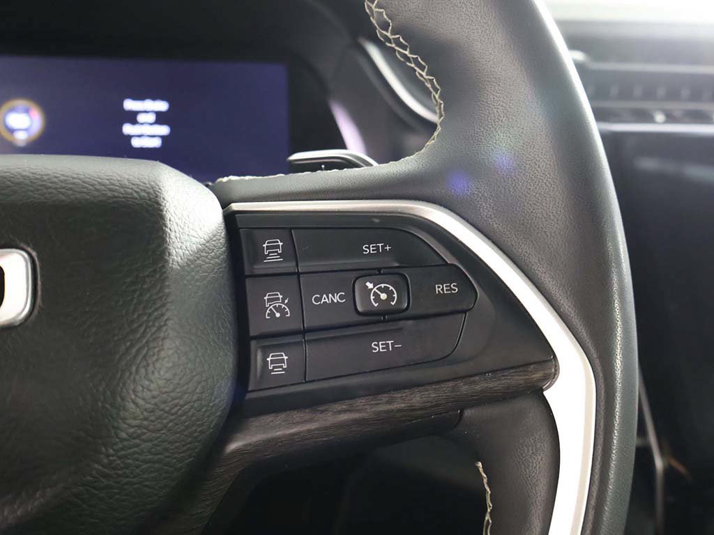 Used 2023 Jeep Grand Cherokee Limited AWD/4WD image 47