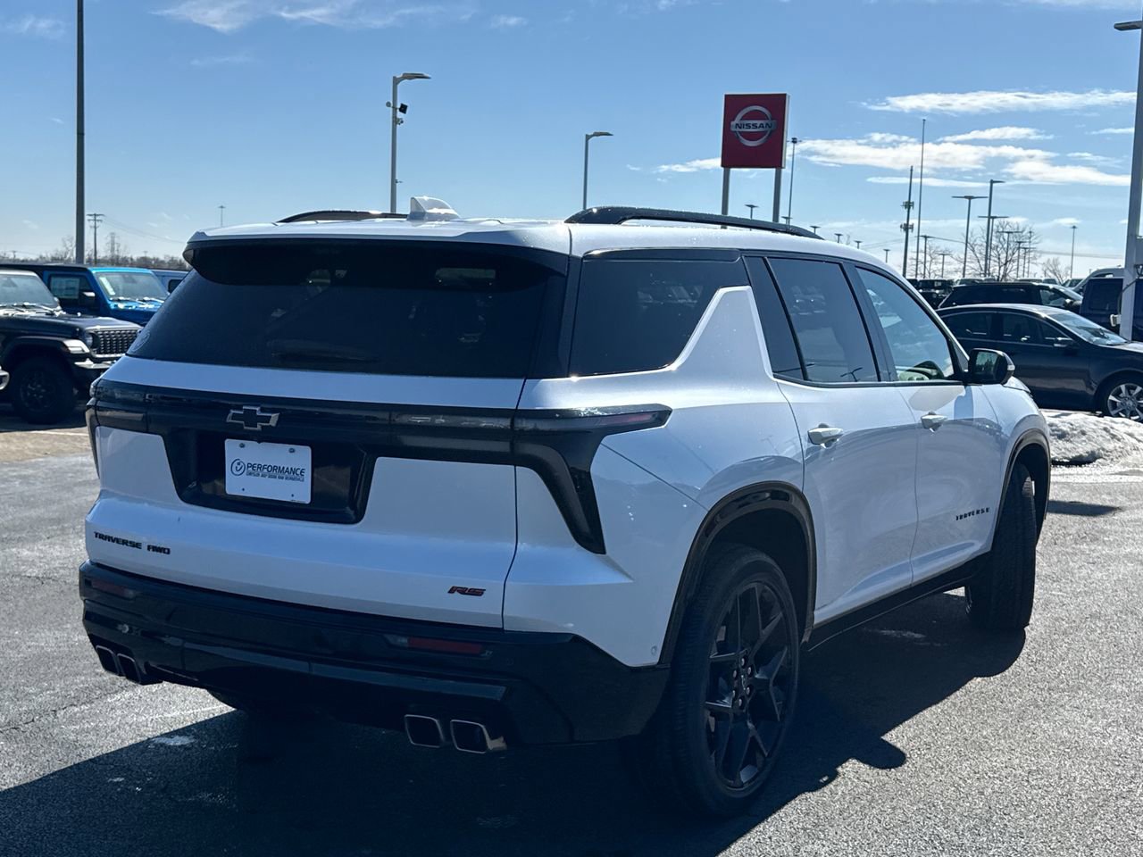 Used 2025 Chevrolet Traverse RS image 3