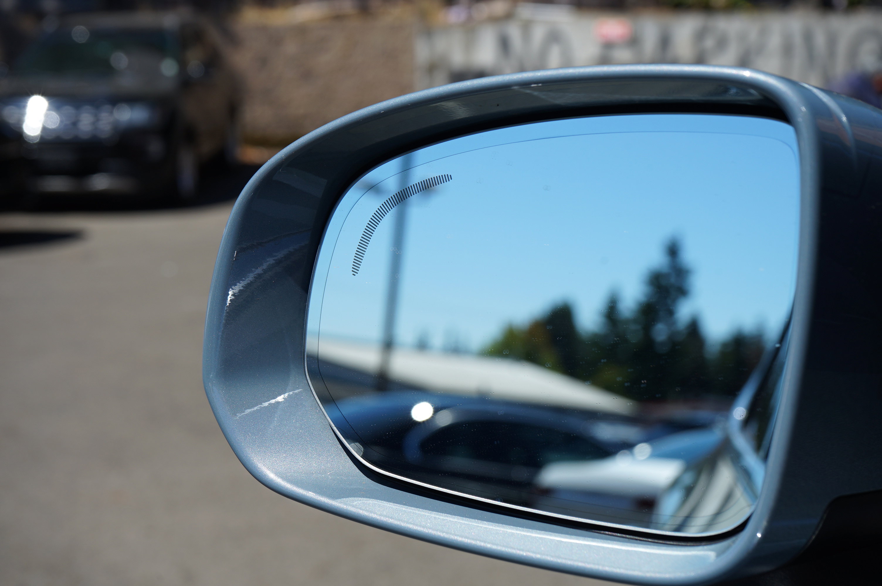 Used 2022 Volvo XC60 B5 Momentum image 37