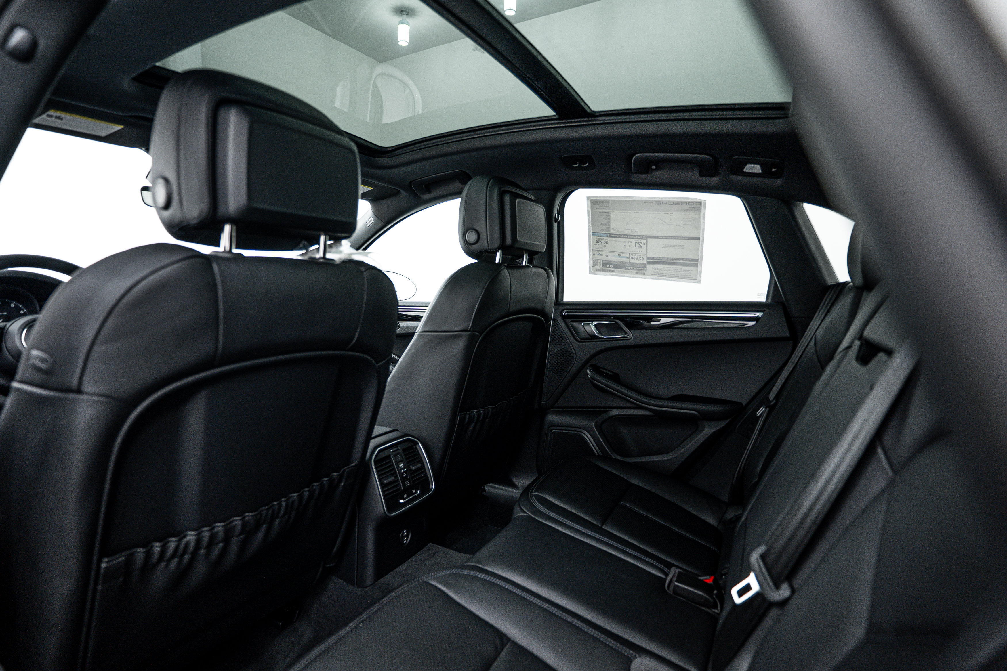 Certified 2026 Porsche Macan AWD/4WD image 20