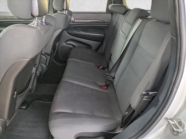 Used 2011 Jeep Grand Cherokee Laredo AWD/4WD image 16