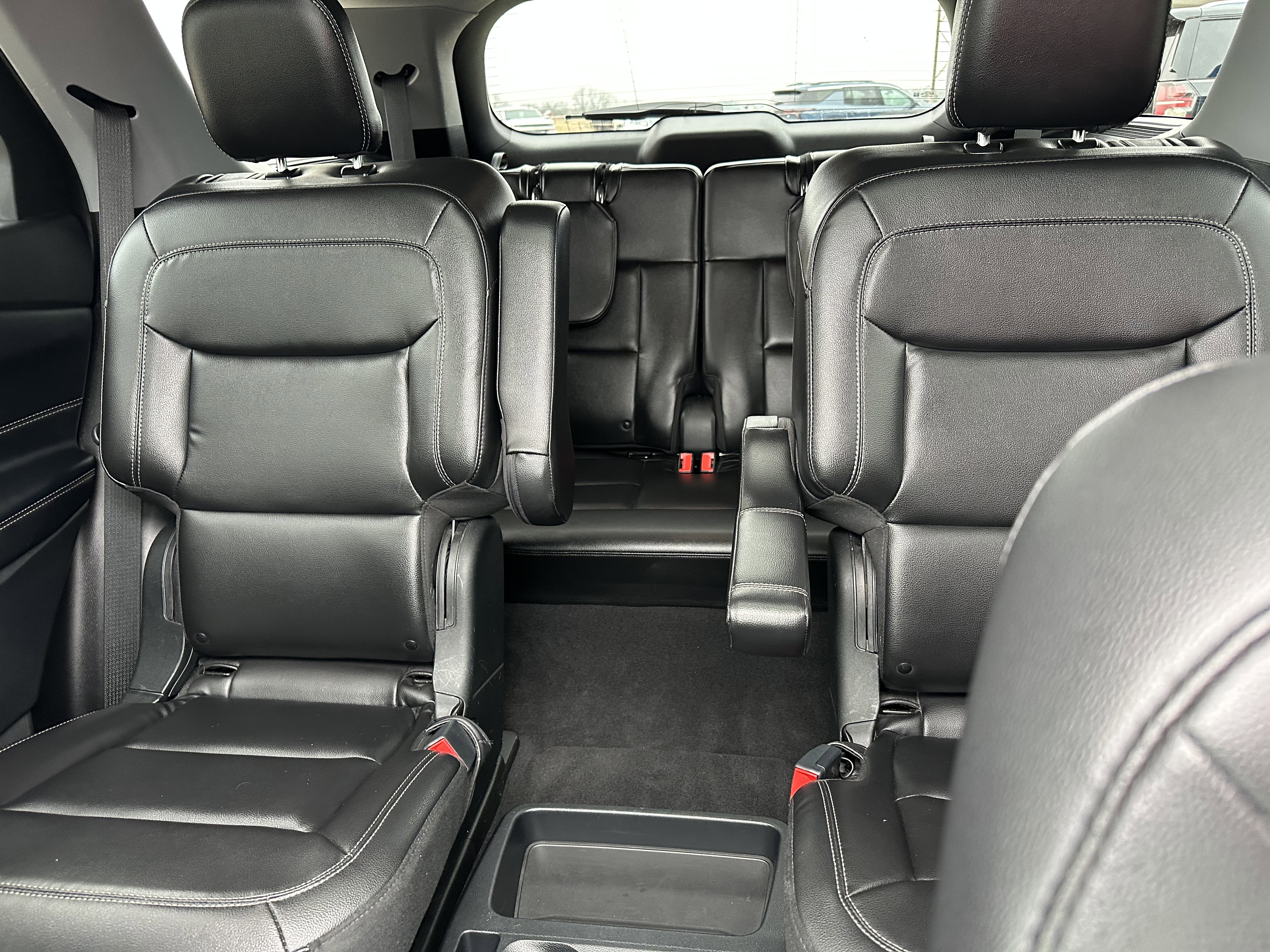 Used 2020 Ford Explorer XLT w/ Equipment Group 202A image 19