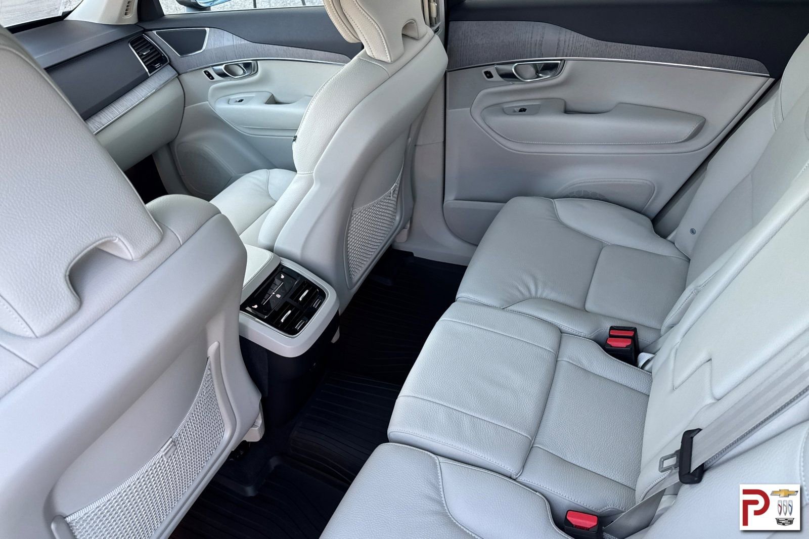 Used 2025 Volvo XC90 B6 Plus w/ Protection Package Premier image 13