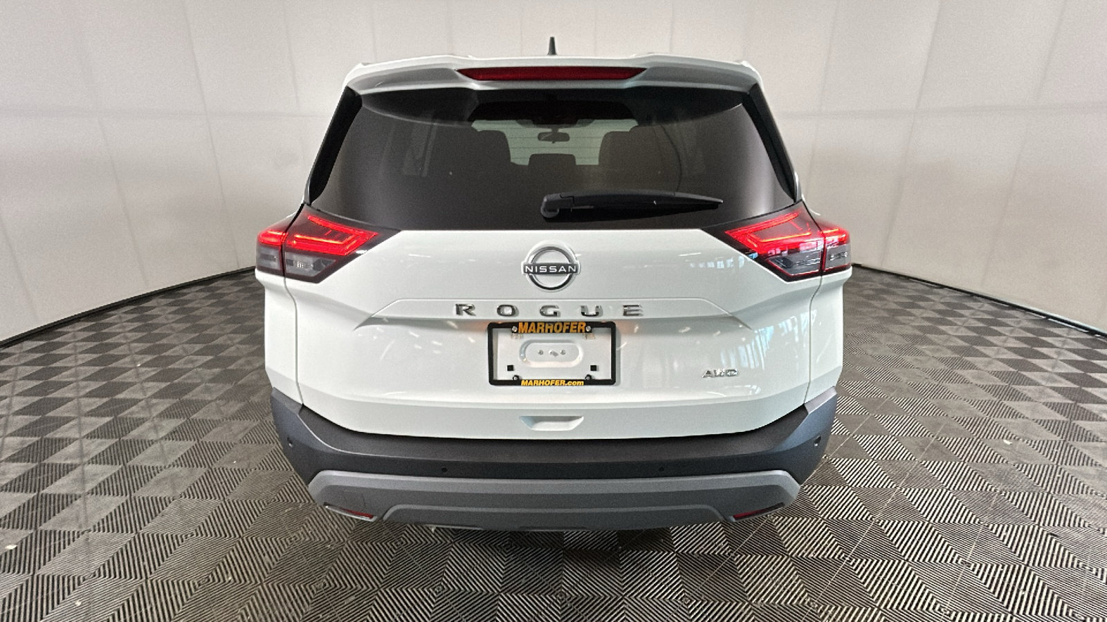 Used 2023 Nissan Rogue S AWD/4WD image 4