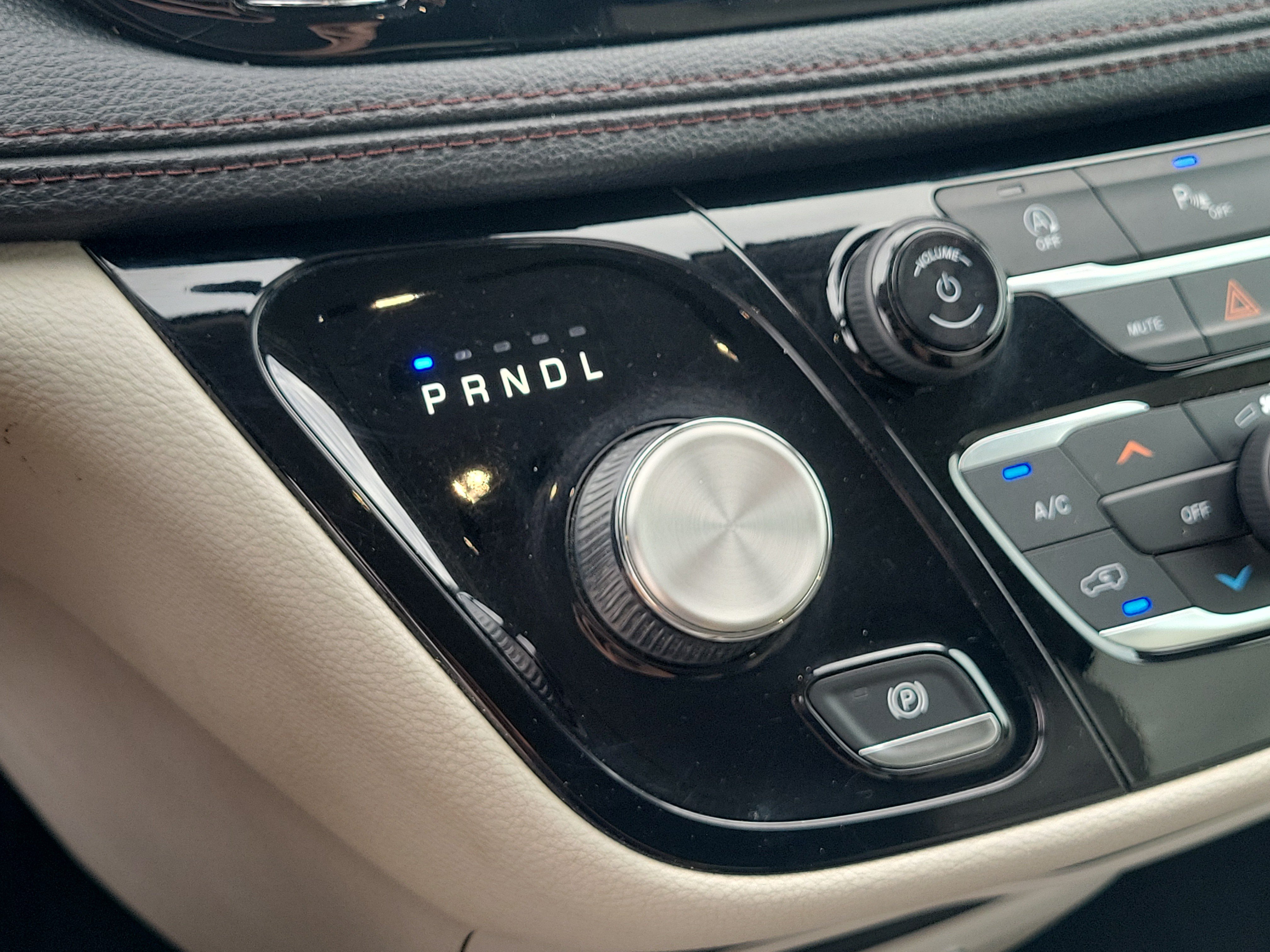 Used 2019 Chrysler Pacifica Limited FWD image 29