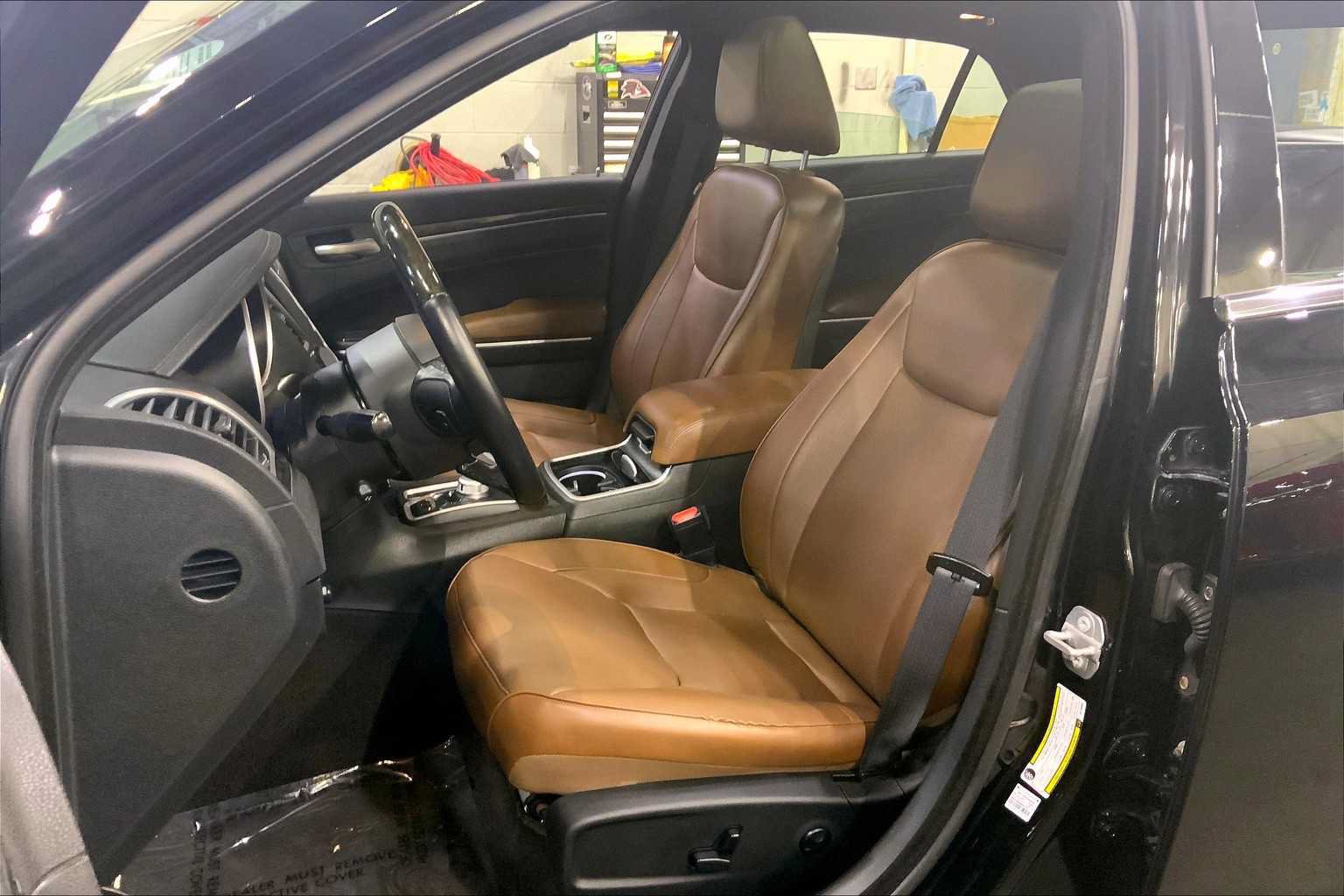 Used 2018 Chrysler 300 Limited w/ Light Group AWD/4WD image 8