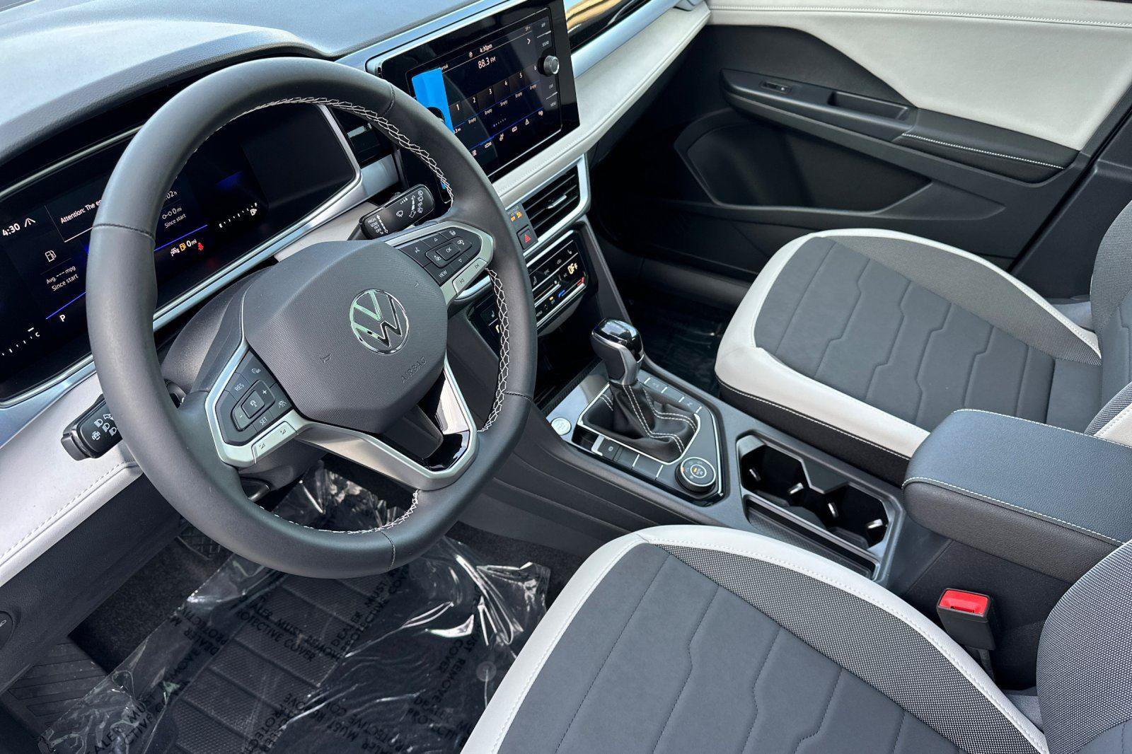 New 2026 Volkswagen Taos SE AWD/4WD image 9