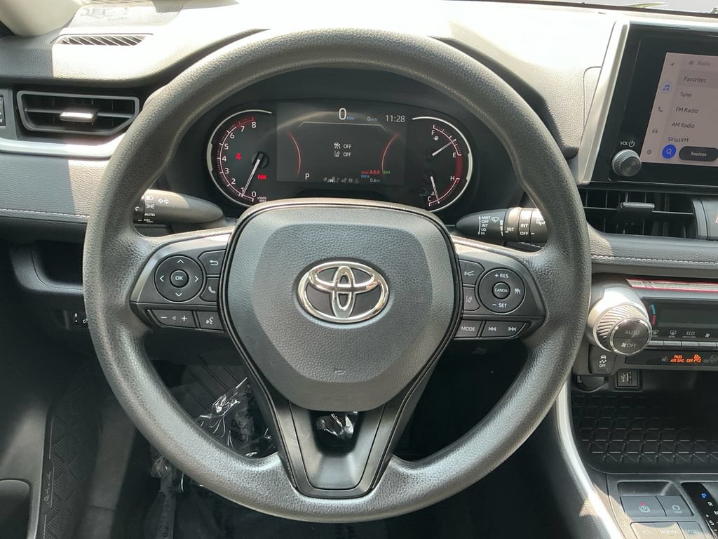 Used 2025 Toyota RAV4 XLE AWD/4WD image 19