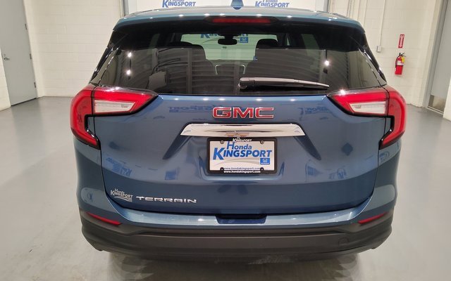 Used 2024 GMC Terrain SLE image 5