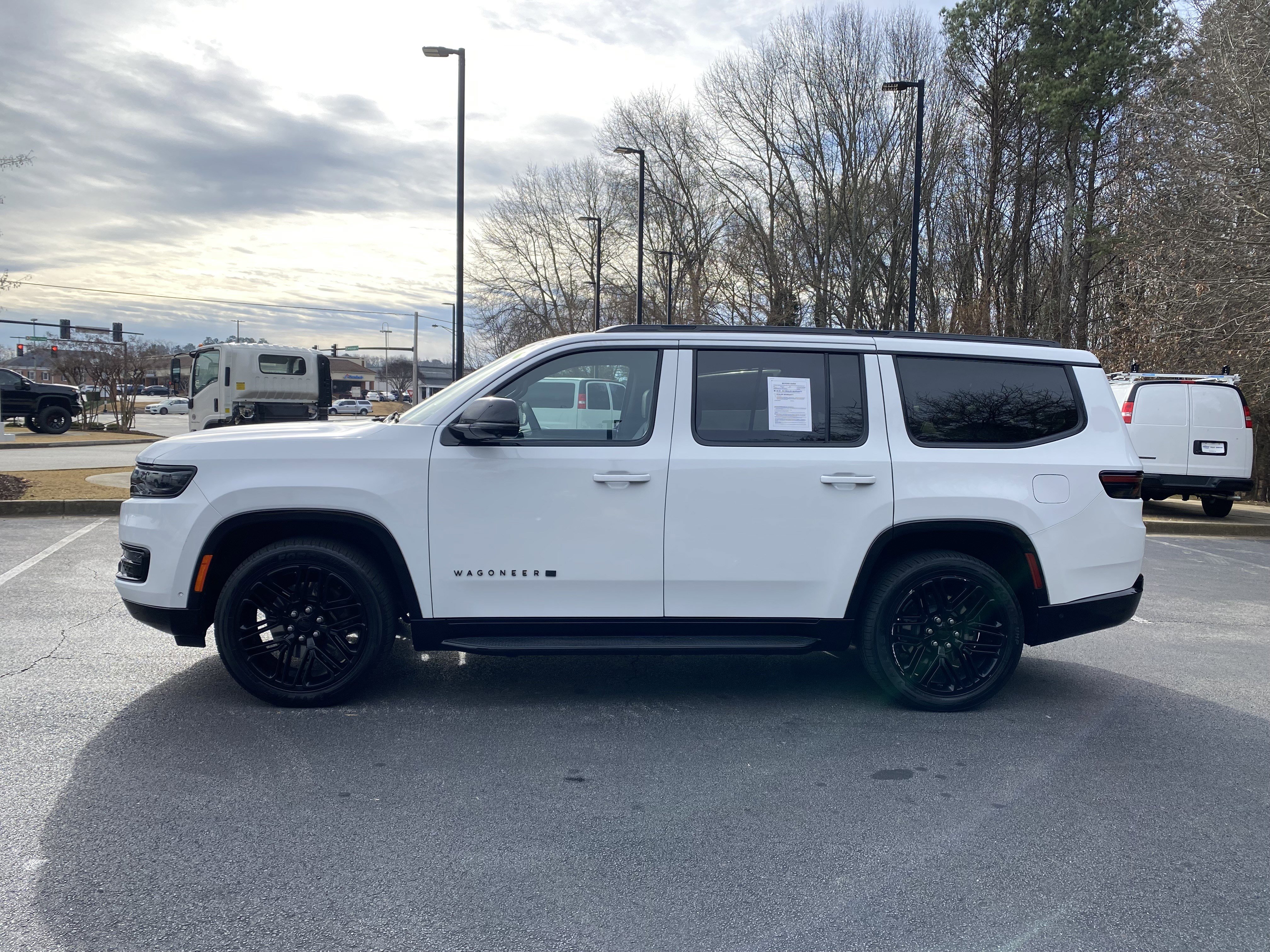 Used 2023 Jeep Wagoneer Series II image 6