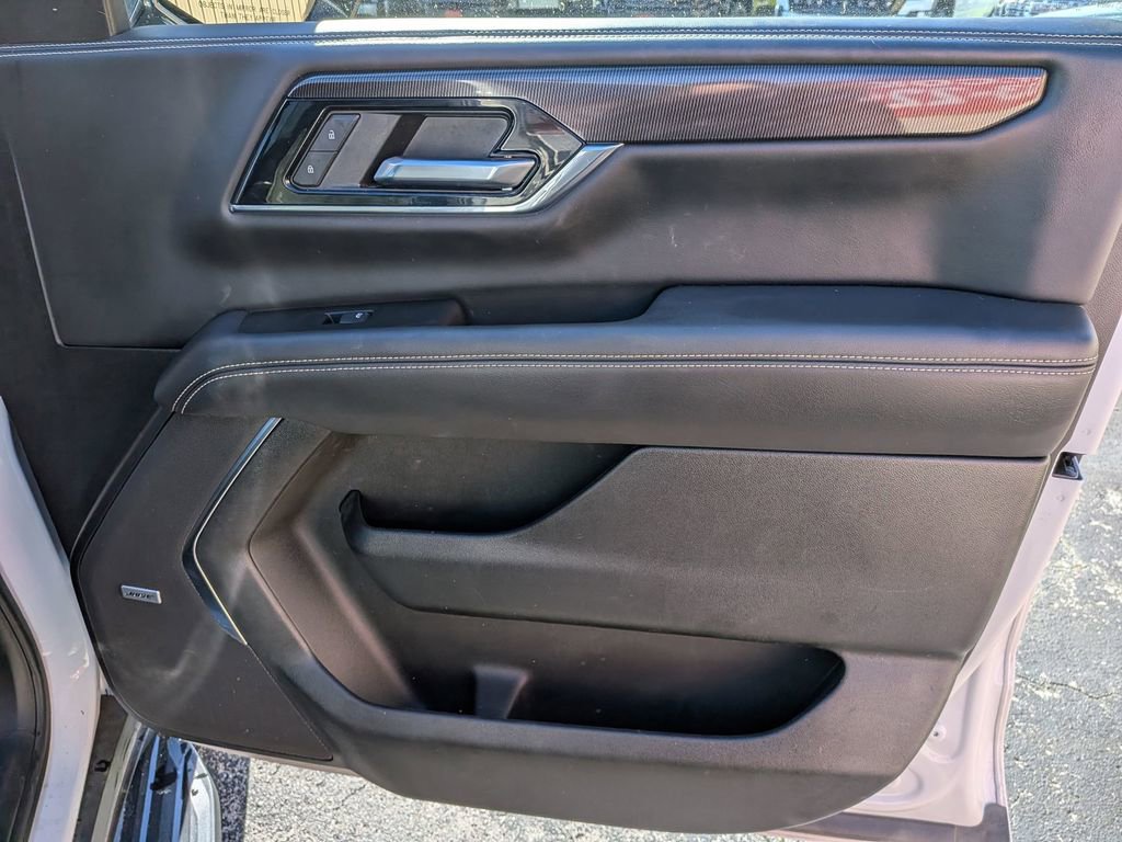 Certified 2025 GMC Yukon XL Elevation image 28