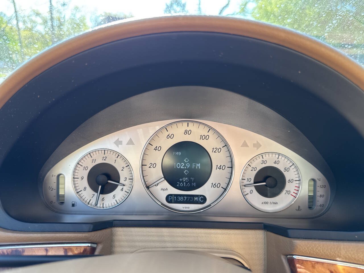 Used 2008 Mercedes-Benz E 350 4MATIC Sedan image 9
